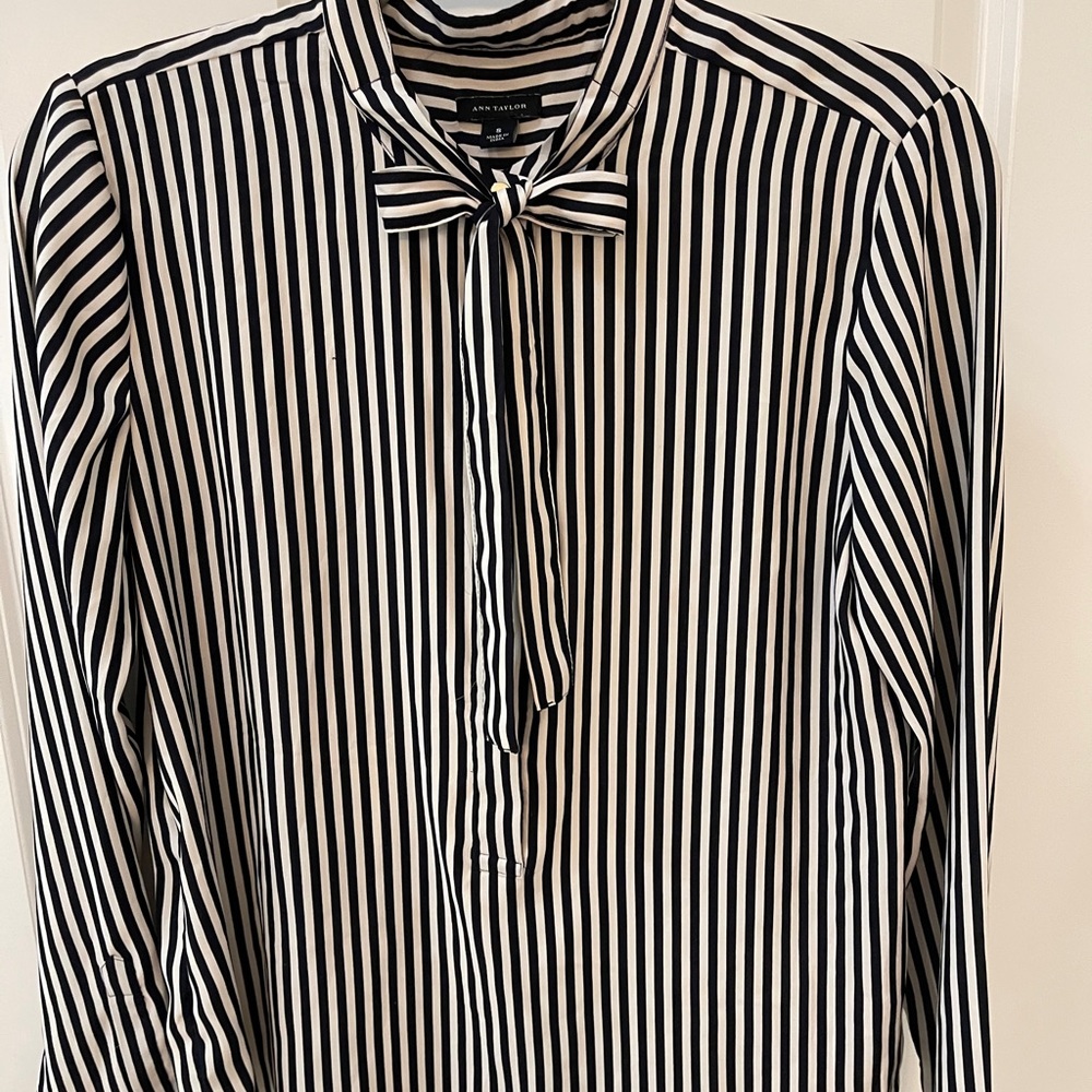 Ann Taylor Black and White  Sleeve Tie Front Blouse